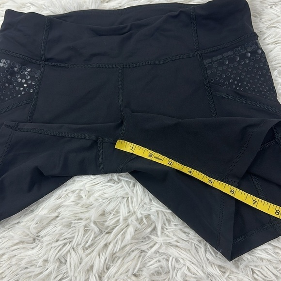 Lululemon Run: Shorty Short Black - Picture 2 of 7